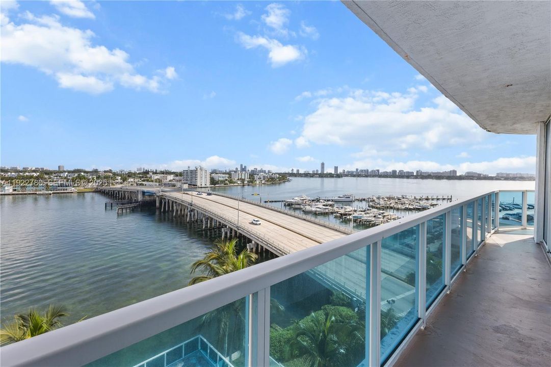 На продажу: $395,000 (2 спален, 2 ванн, 1262 Квадратных фут)