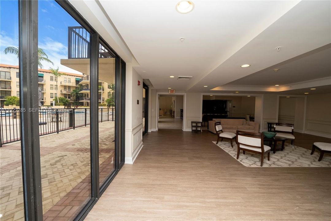 For Sale: $719,000 (2 beds, 2 baths, 1202 Square Feet)