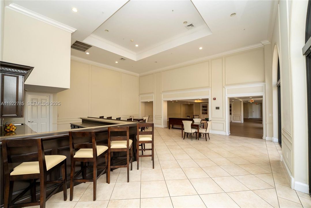 For Sale: $719,000 (2 beds, 2 baths, 1202 Square Feet)