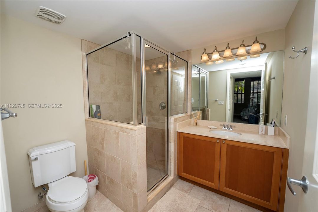 For Sale: $719,000 (2 beds, 2 baths, 1202 Square Feet)