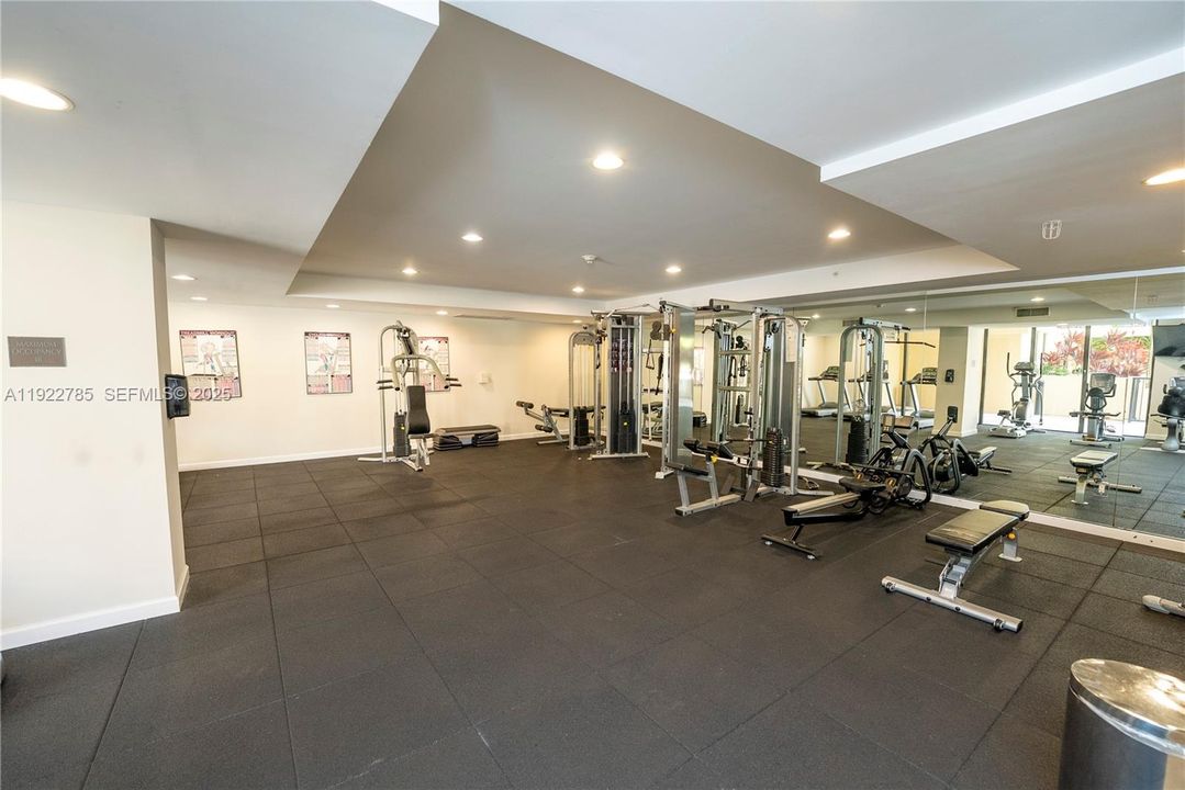 For Sale: $719,000 (2 beds, 2 baths, 1202 Square Feet)