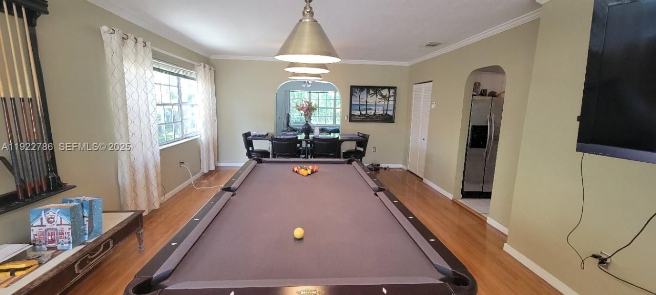 Под контрактом: $1,200,000 (3 спален, 2 ванн, 1682 Квадратных фут)