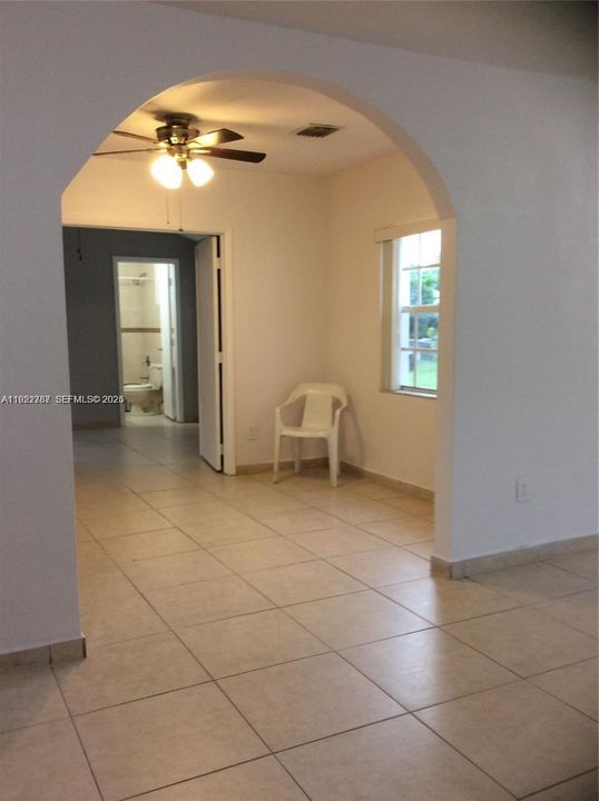 出租: $3,800 (3 贝兹, 2 浴室, 1911 平方英尺)