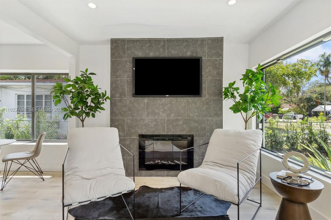 待售: $895,000 (0 贝兹, 0 浴室, 2422 平方英尺)