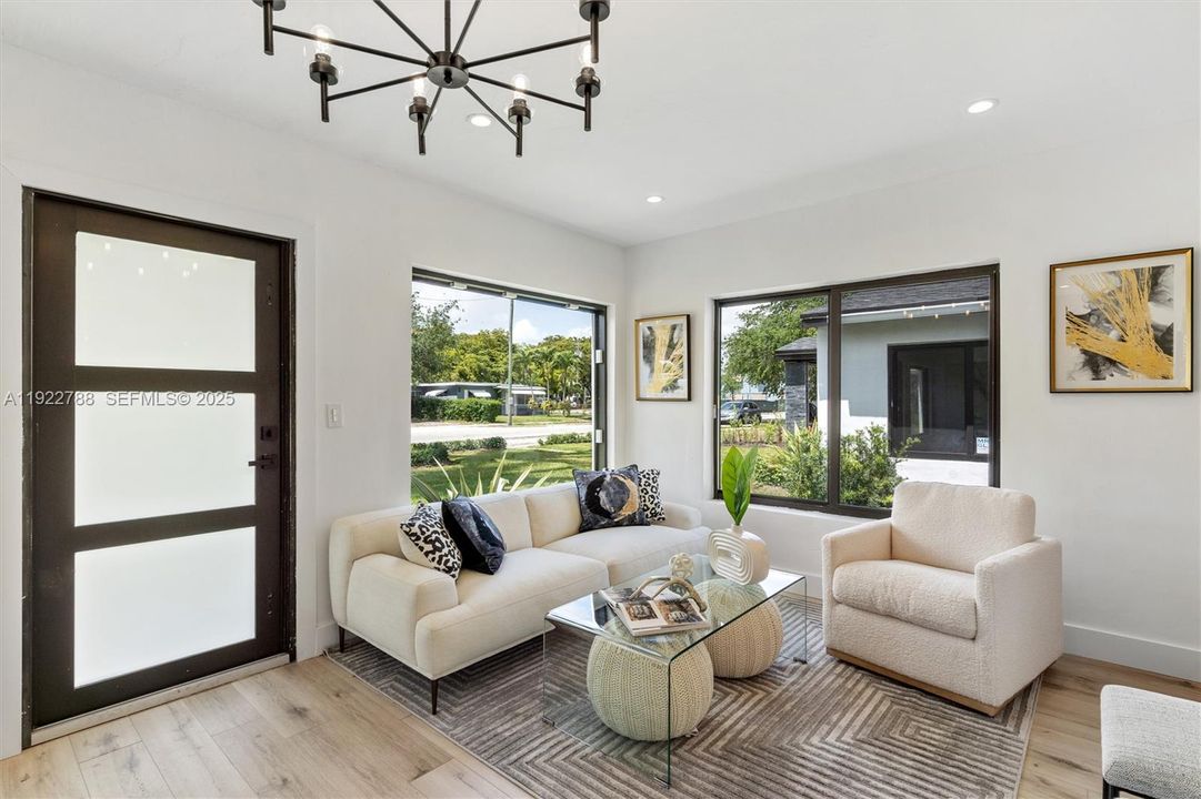 待售: $895,000 (0 贝兹, 0 浴室, 2422 平方英尺)