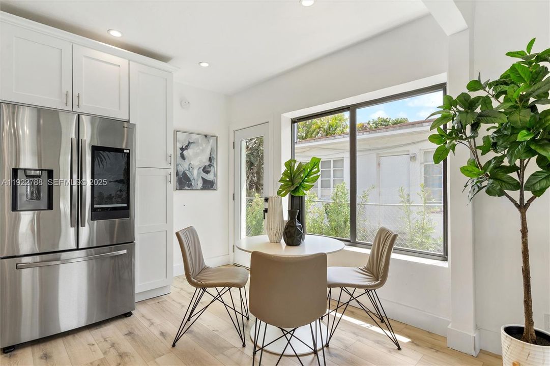 待售: $895,000 (0 贝兹, 0 浴室, 2422 平方英尺)