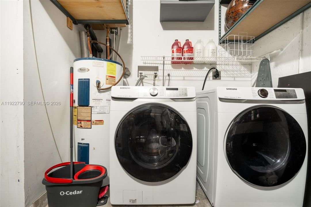 待售: $599,000 (4 贝兹, 2 浴室, 1526 平方英尺)