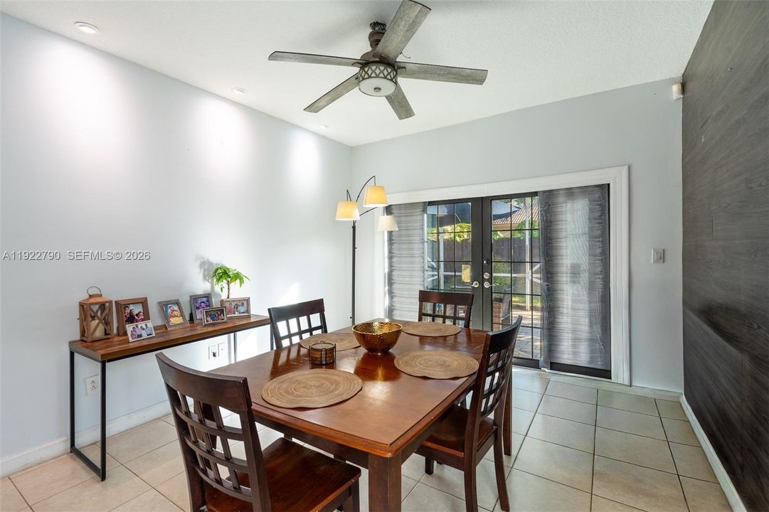 待售: $599,000 (4 贝兹, 2 浴室, 1526 平方英尺)