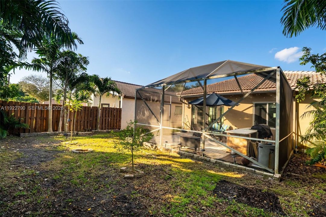 待售: $599,000 (4 贝兹, 2 浴室, 1526 平方英尺)