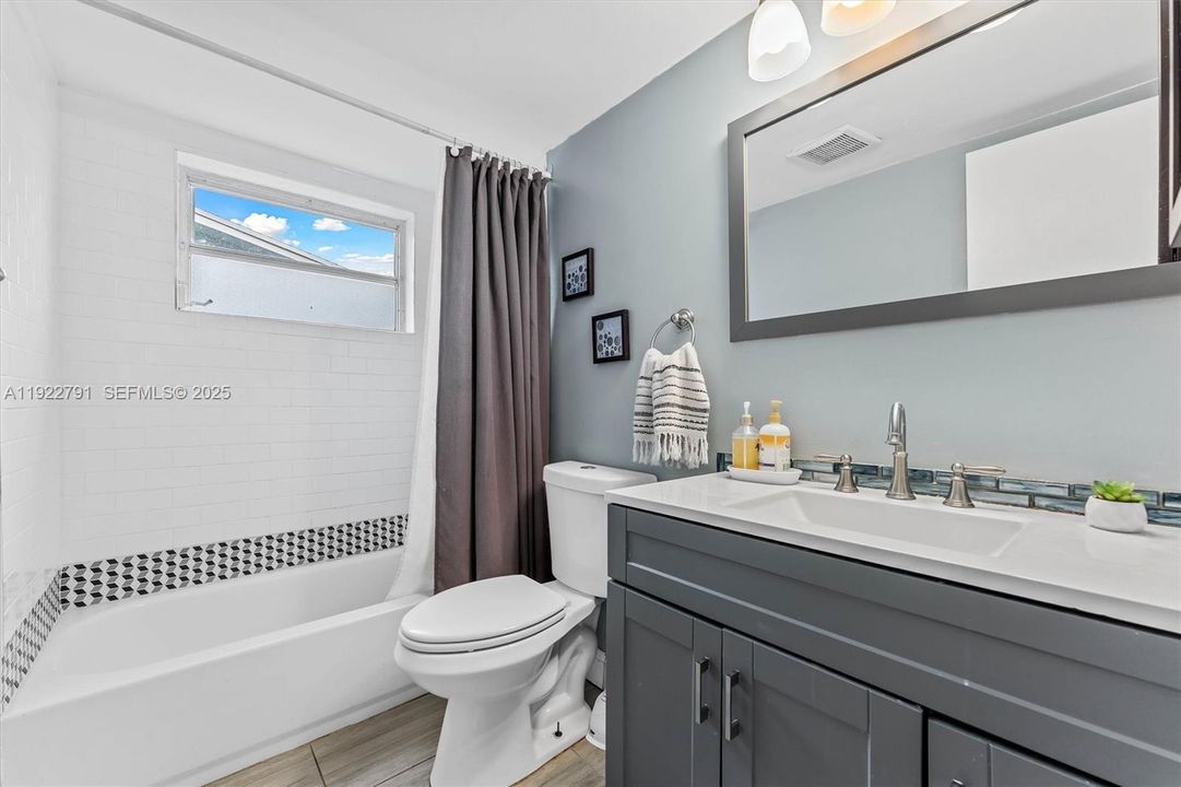 待售: $570,000 (3 贝兹, 2 浴室, 1564 平方英尺)