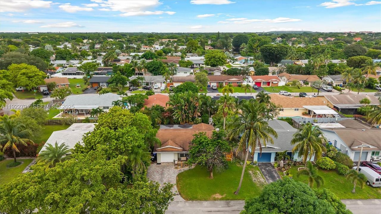 待售: $570,000 (3 贝兹, 2 浴室, 1564 平方英尺)