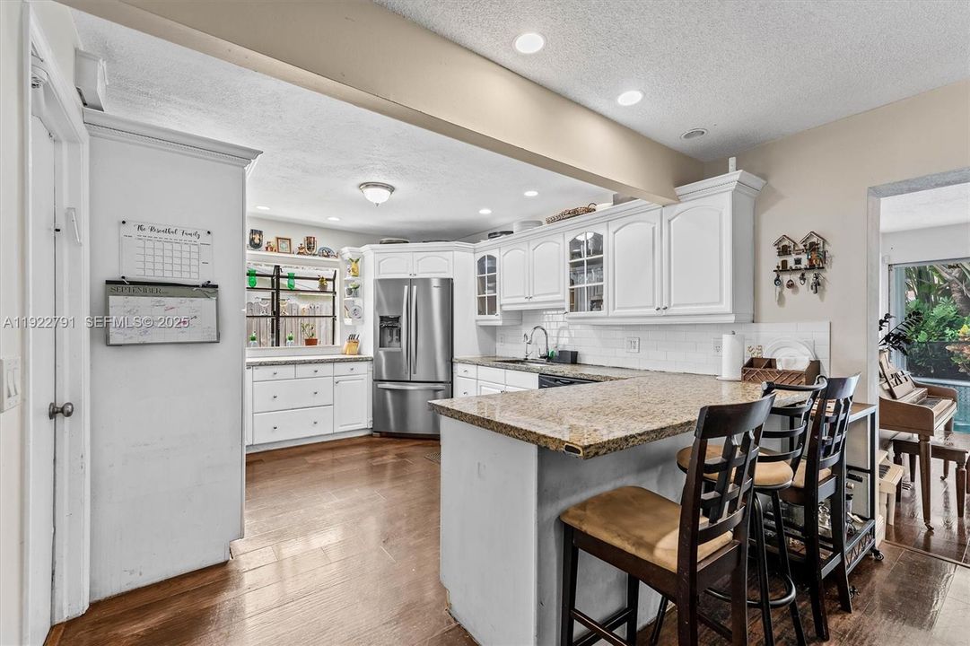 待售: $570,000 (3 贝兹, 2 浴室, 1564 平方英尺)