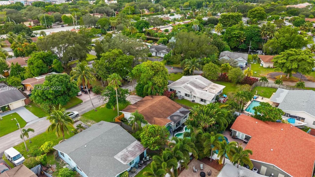 待售: $570,000 (3 贝兹, 2 浴室, 1564 平方英尺)