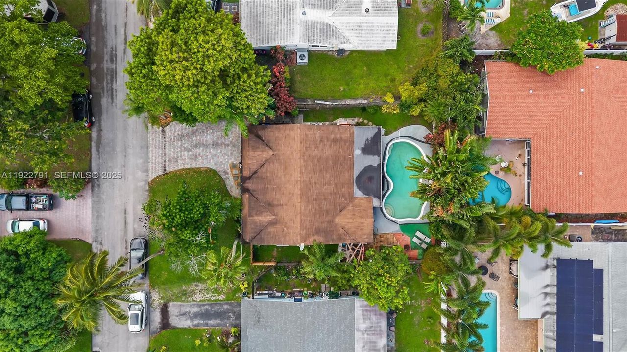 待售: $570,000 (3 贝兹, 2 浴室, 1564 平方英尺)