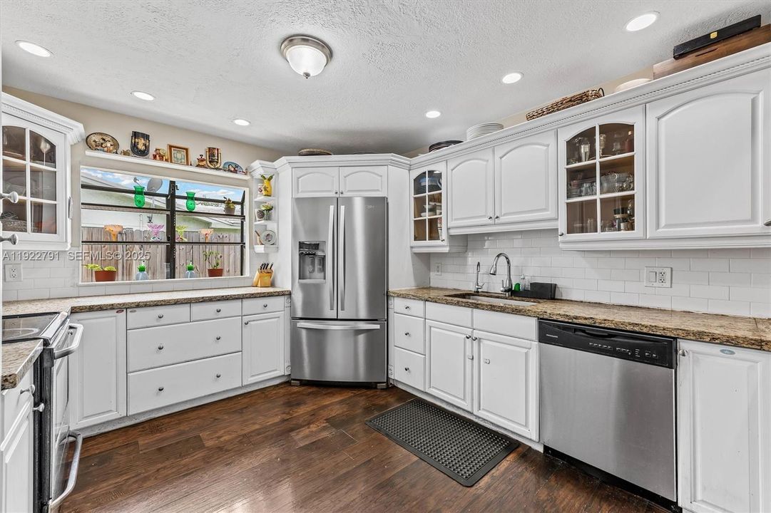 待售: $570,000 (3 贝兹, 2 浴室, 1564 平方英尺)