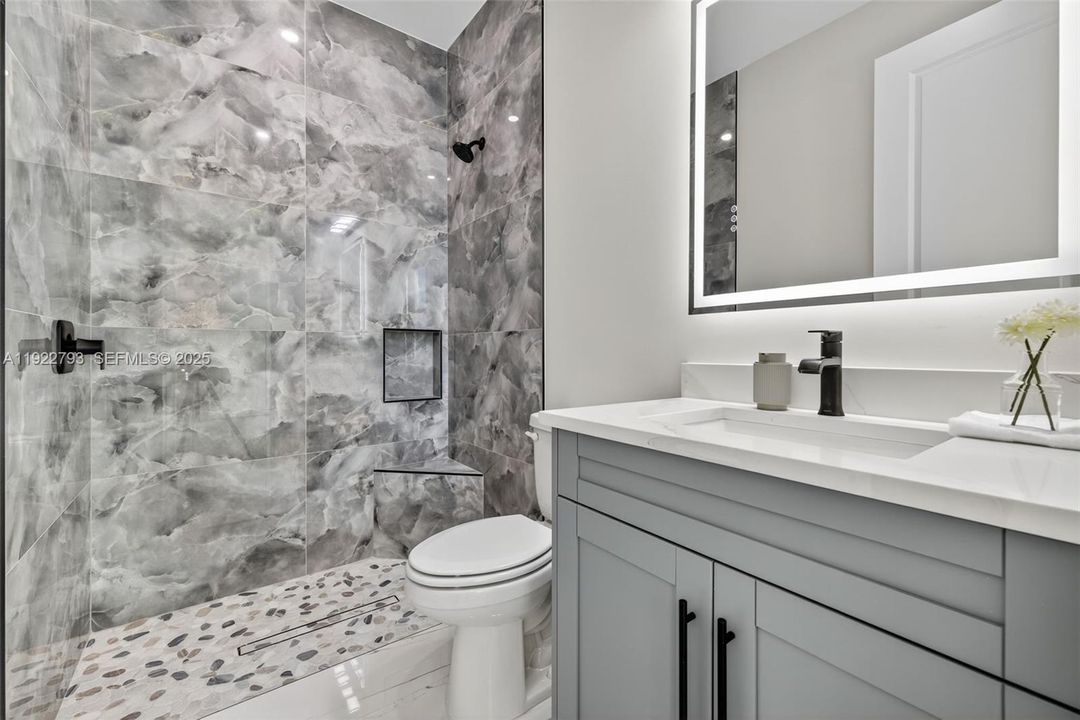 For Sale: $659,900 (3 beds, 3 baths, 2131 Square Feet)