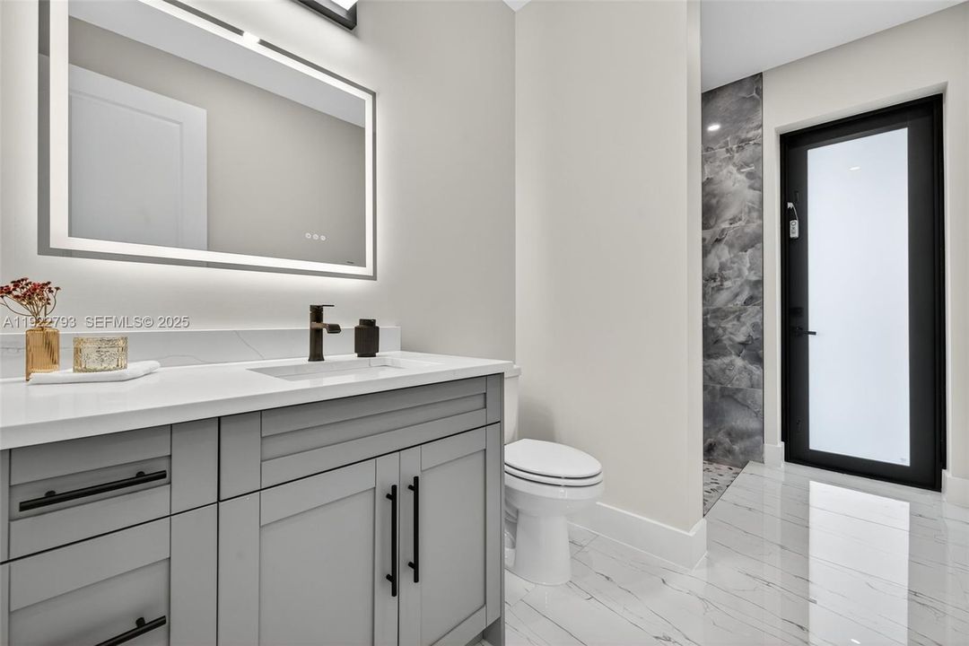 For Sale: $659,900 (3 beds, 3 baths, 2131 Square Feet)