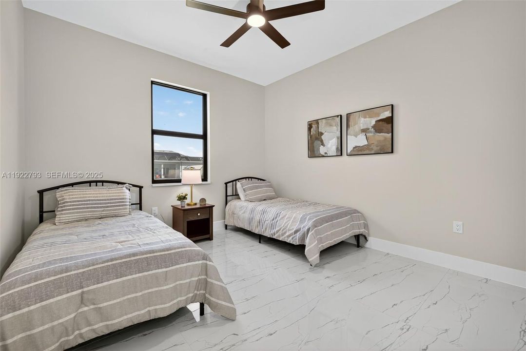 For Sale: $659,900 (3 beds, 3 baths, 2131 Square Feet)