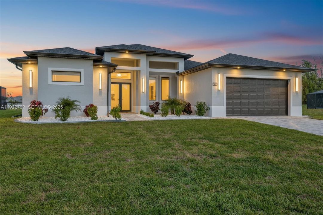 For Sale: $659,900 (3 beds, 3 baths, 2131 Square Feet)