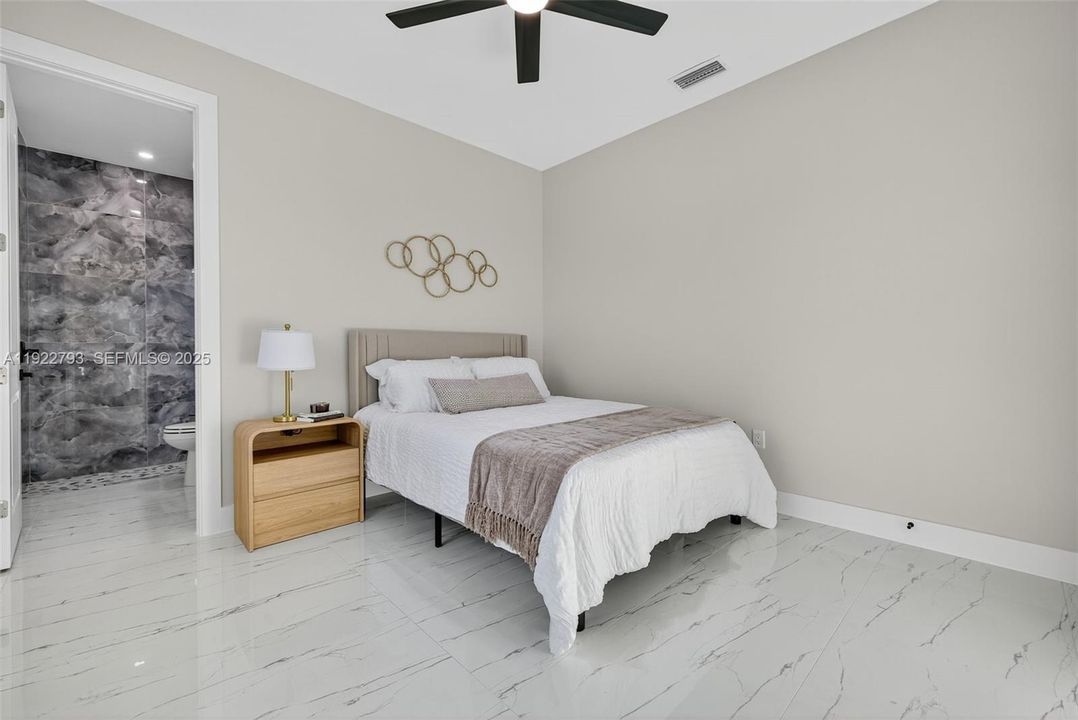 For Sale: $659,900 (3 beds, 3 baths, 2131 Square Feet)