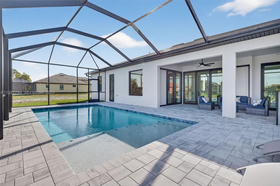 For Sale: $659,900 (3 beds, 3 baths, 2131 Square Feet)