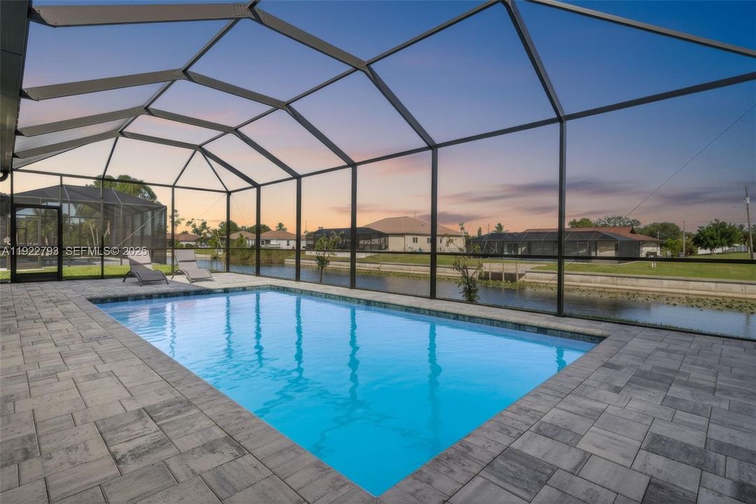 For Sale: $659,900 (3 beds, 3 baths, 2131 Square Feet)