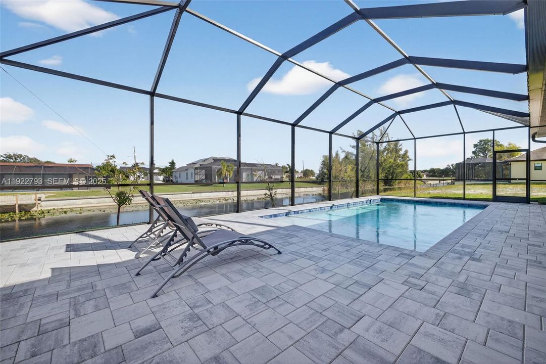 For Sale: $659,900 (3 beds, 3 baths, 2131 Square Feet)