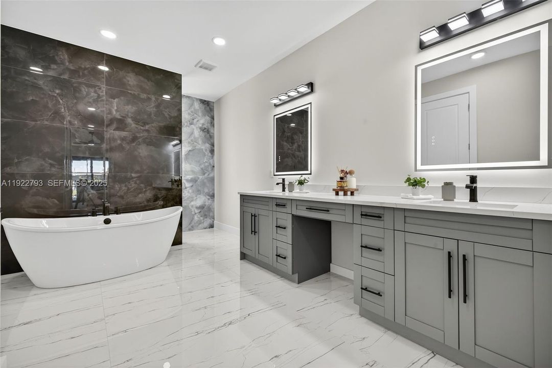 For Sale: $659,900 (3 beds, 3 baths, 2131 Square Feet)