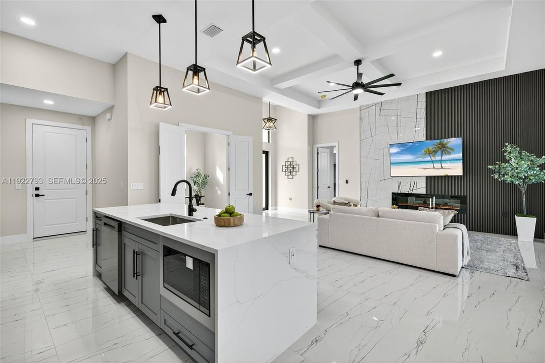 For Sale: $659,900 (3 beds, 3 baths, 2131 Square Feet)