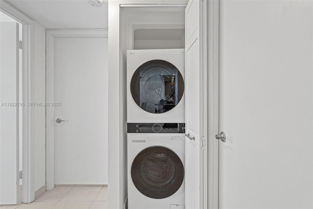 На продажу: $765,000 (2 спален, 2 ванн, 1467 Квадратных фут)