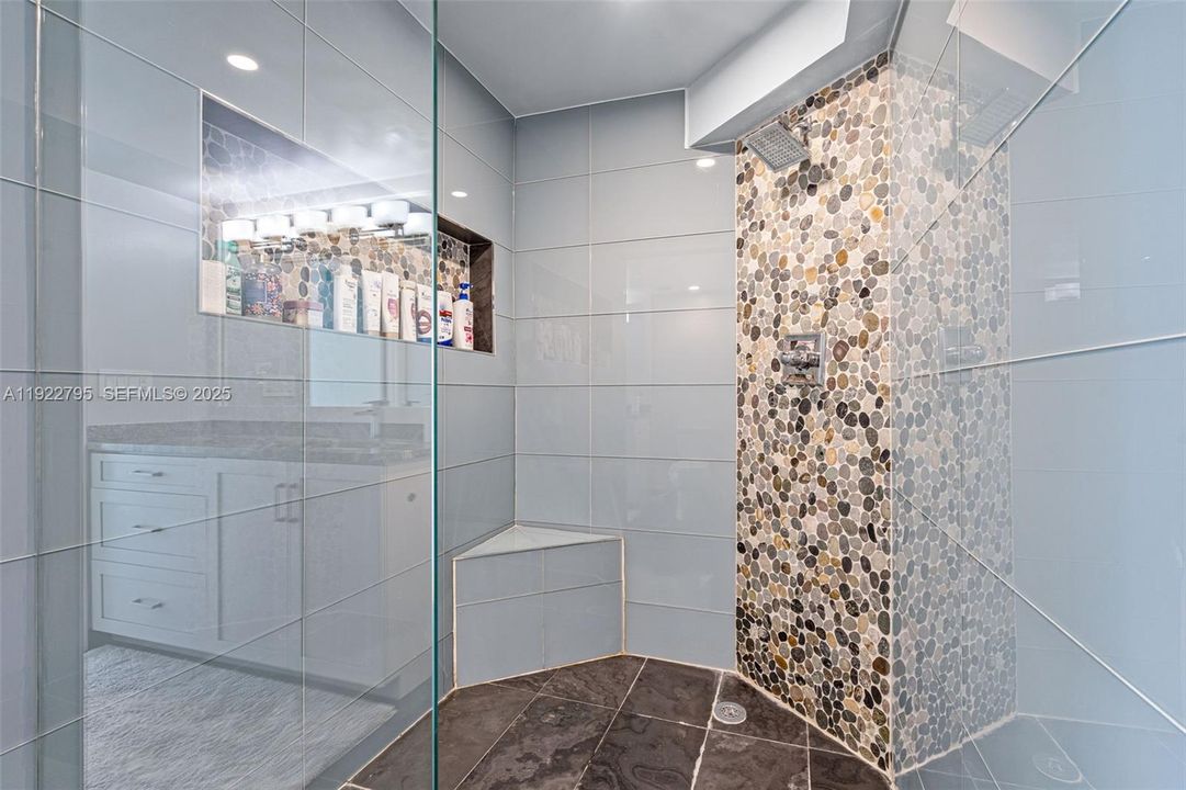 На продажу: $765,000 (2 спален, 2 ванн, 1467 Квадратных фут)