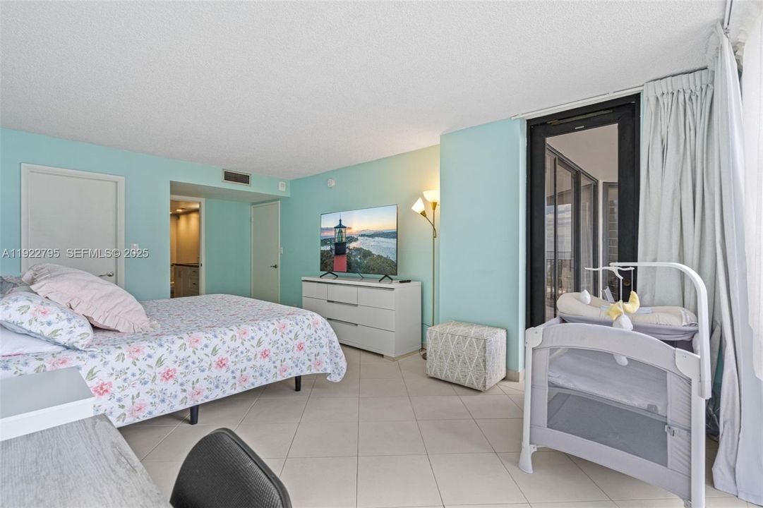 На продажу: $765,000 (2 спален, 2 ванн, 1467 Квадратных фут)