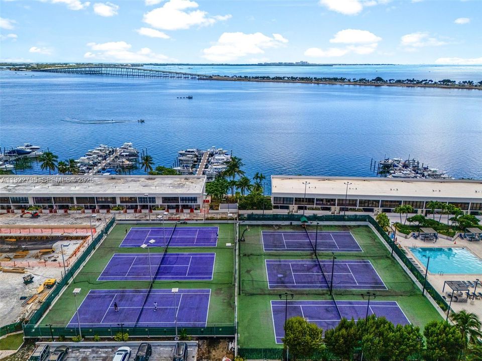 На продажу: $765,000 (2 спален, 2 ванн, 1467 Квадратных фут)