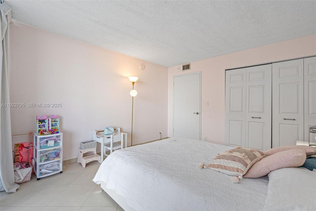 На продажу: $765,000 (2 спален, 2 ванн, 1467 Квадратных фут)