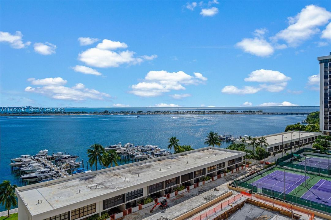 На продажу: $765,000 (2 спален, 2 ванн, 1467 Квадратных фут)