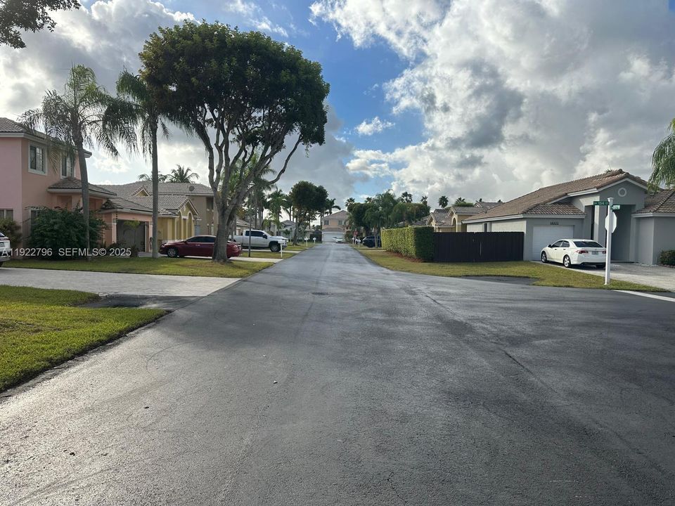 For Rent: $3,400 (3 beds, 2 baths, 1464 Square Feet)