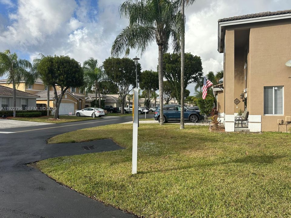 For Rent: $3,400 (3 beds, 2 baths, 1464 Square Feet)