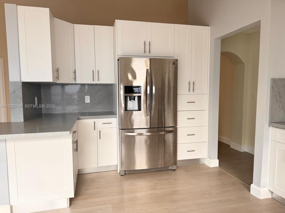 For Rent: $3,400 (3 beds, 2 baths, 1464 Square Feet)