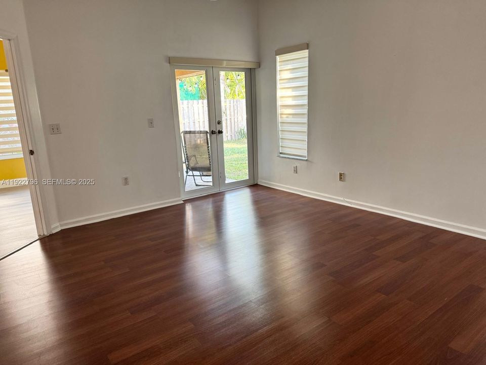 For Rent: $3,400 (3 beds, 2 baths, 1464 Square Feet)