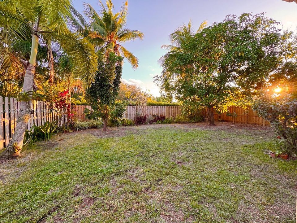 For Rent: $3,400 (3 beds, 2 baths, 1464 Square Feet)