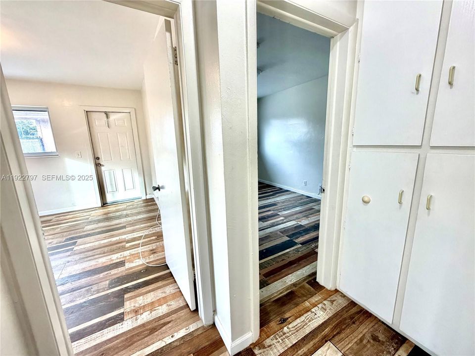 For Rent: $1,975 (2 beds, 1 baths, 830 Square Feet)