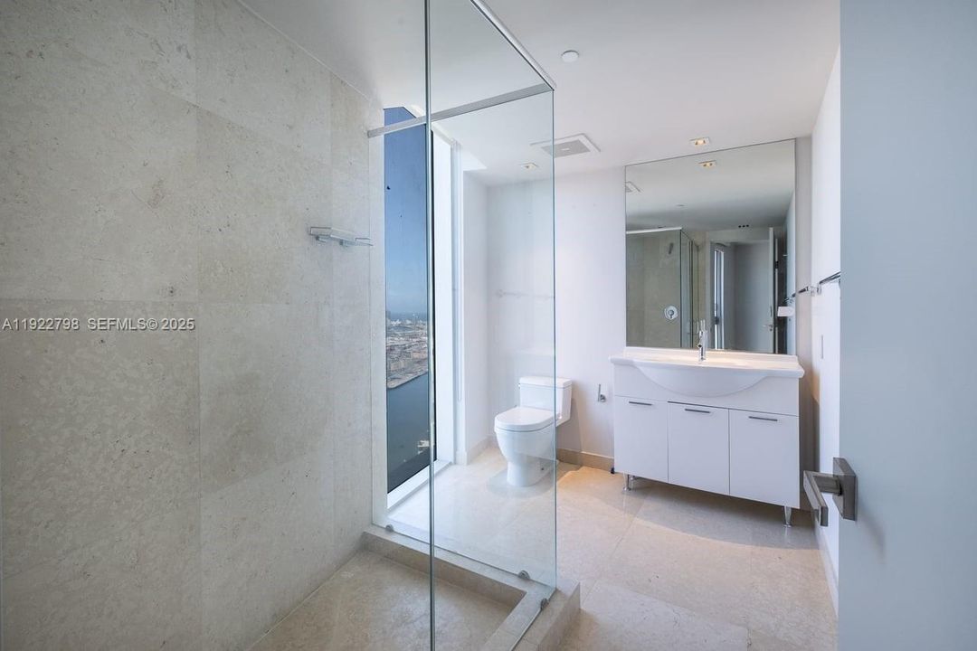 For Sale: $14,999,000 (5 beds, 5 baths, 4770 Square Feet)