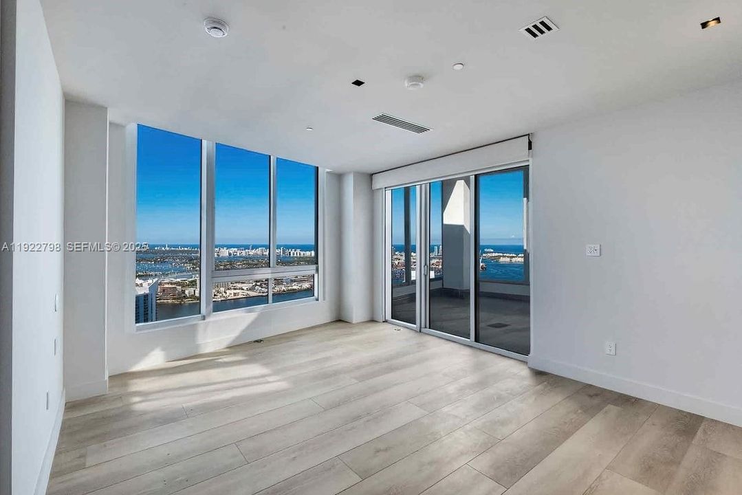 For Sale: $14,999,000 (5 beds, 5 baths, 4770 Square Feet)