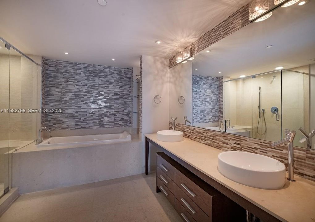 For Sale: $14,999,000 (5 beds, 5 baths, 4770 Square Feet)