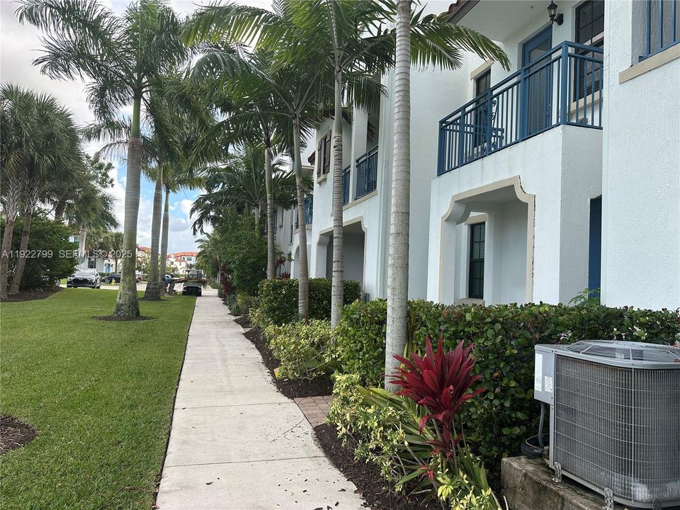 For Rent: $3,800 (4 beds, 4 baths, 1919 Square Feet)