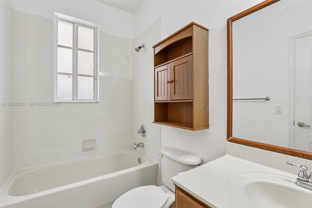 En Venta: $614,900 (4 camas, 3 baños, 3101 Pies cuadrados)