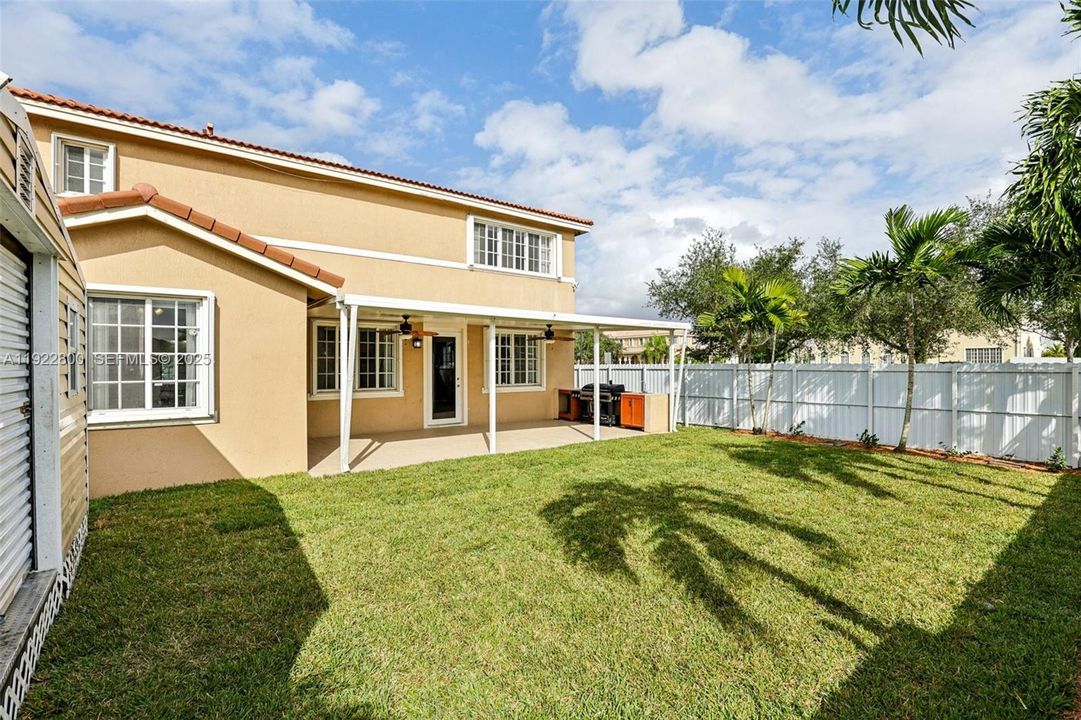 En Venta: $614,900 (4 camas, 3 baños, 3101 Pies cuadrados)