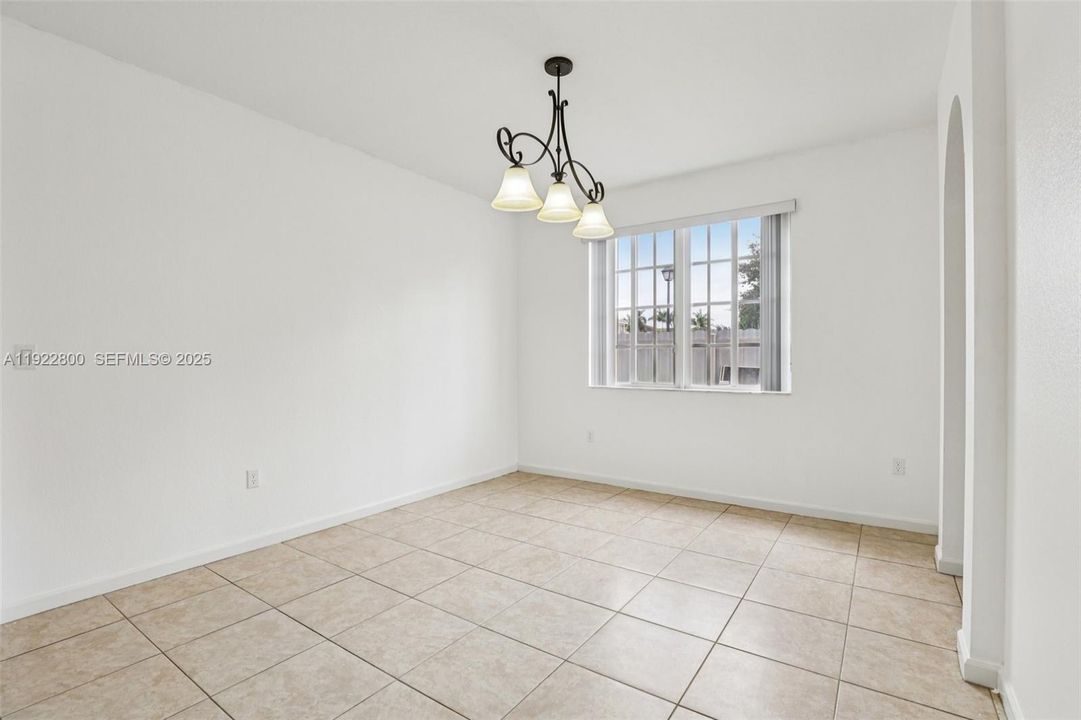 En Venta: $614,900 (4 camas, 3 baños, 3101 Pies cuadrados)