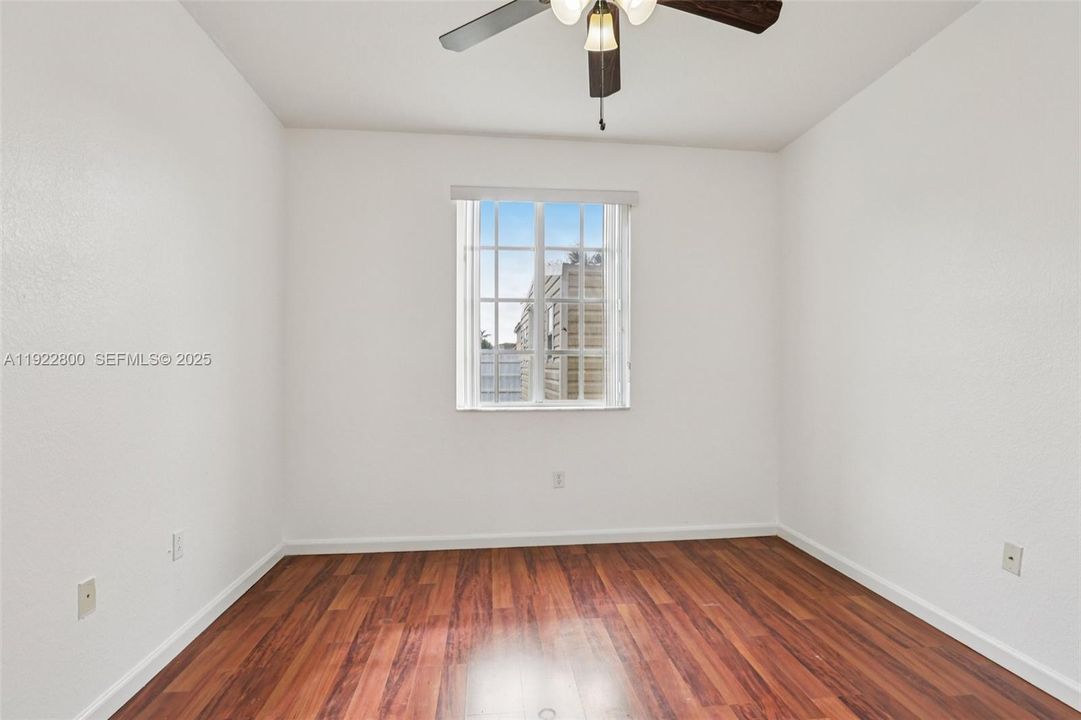 En Venta: $614,900 (4 camas, 3 baños, 3101 Pies cuadrados)