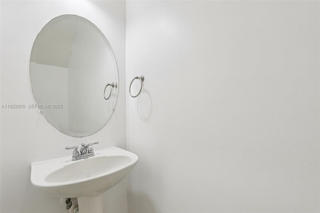 En Venta: $614,900 (4 camas, 3 baños, 3101 Pies cuadrados)